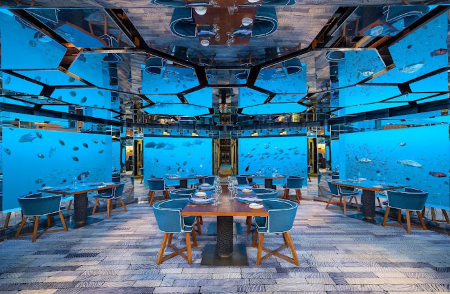 SEA Underwater Restaurant at Anantara Kihavah