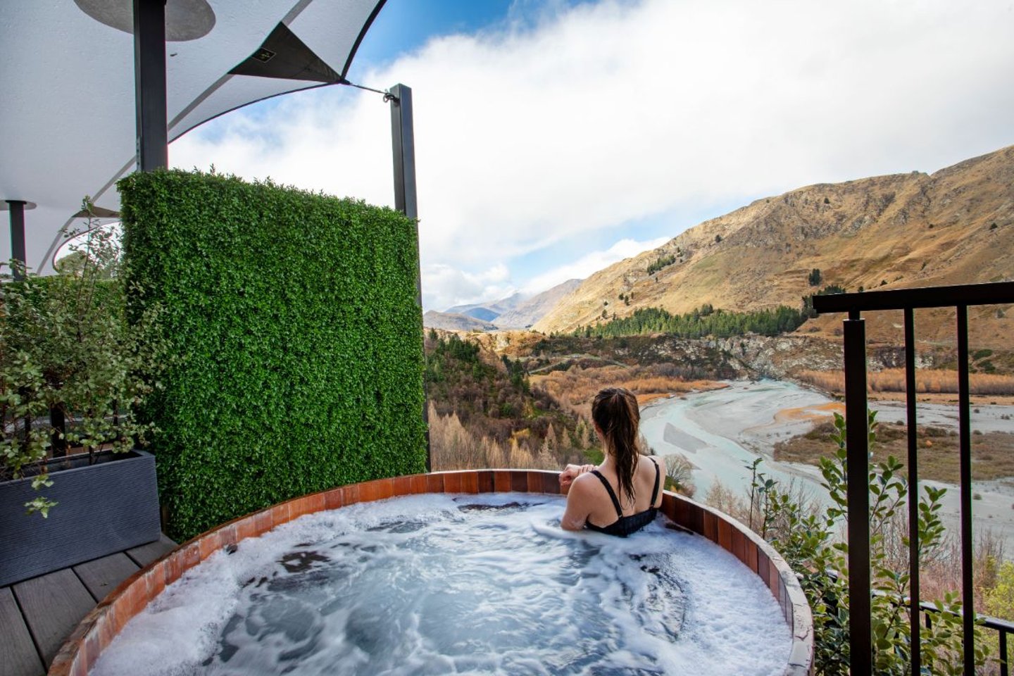 ONSEN HOT POOLS RETREAT AND DAY SPA – NEW ZEALAND