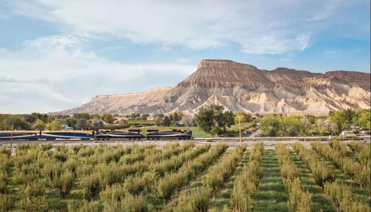 THE ROCKY MOUNTAINEER